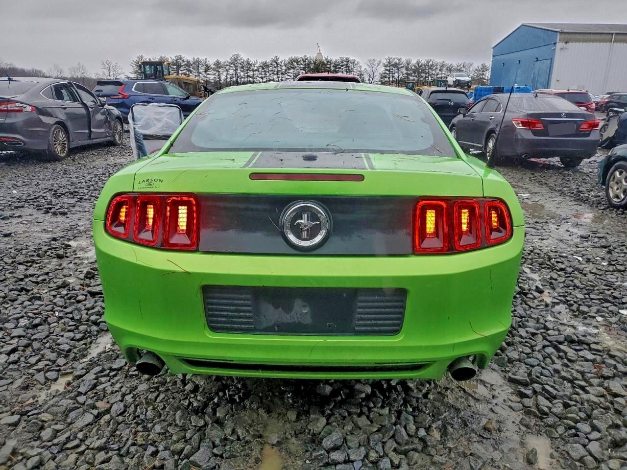 2013 FORD MUSTANG photo 11