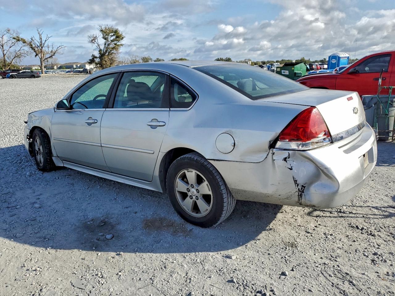 2011 CHEVROLET IMPALA LT photo 3