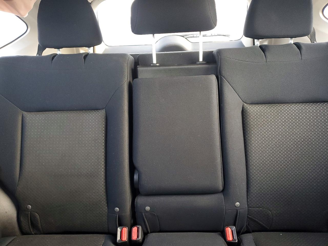 2015 HONDA CR-V LX photo 19