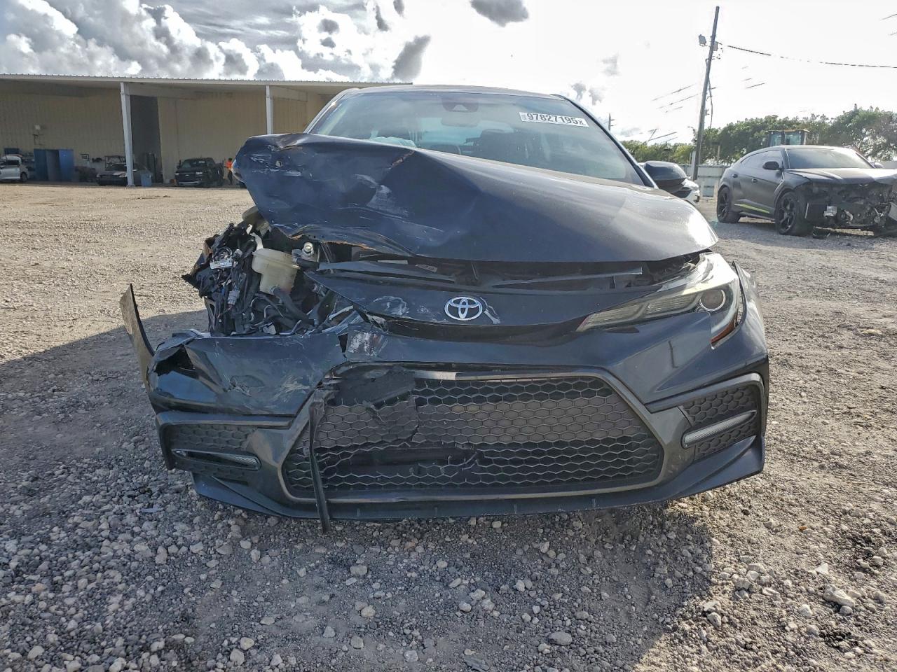 2020 TOYOTA COROLLA SE photo 5
