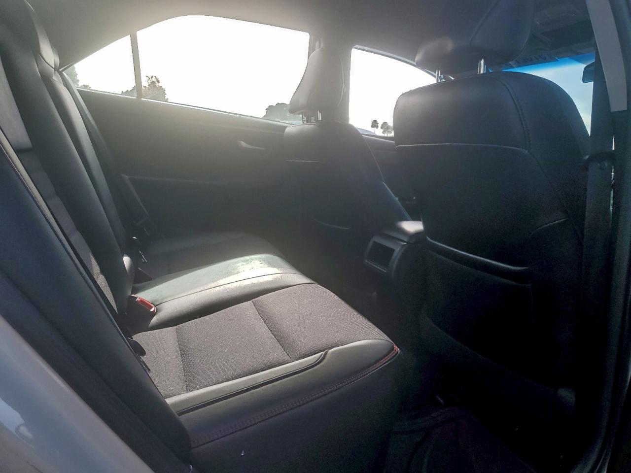 2016 TOYOTA CAMRY HYBRID photo 10