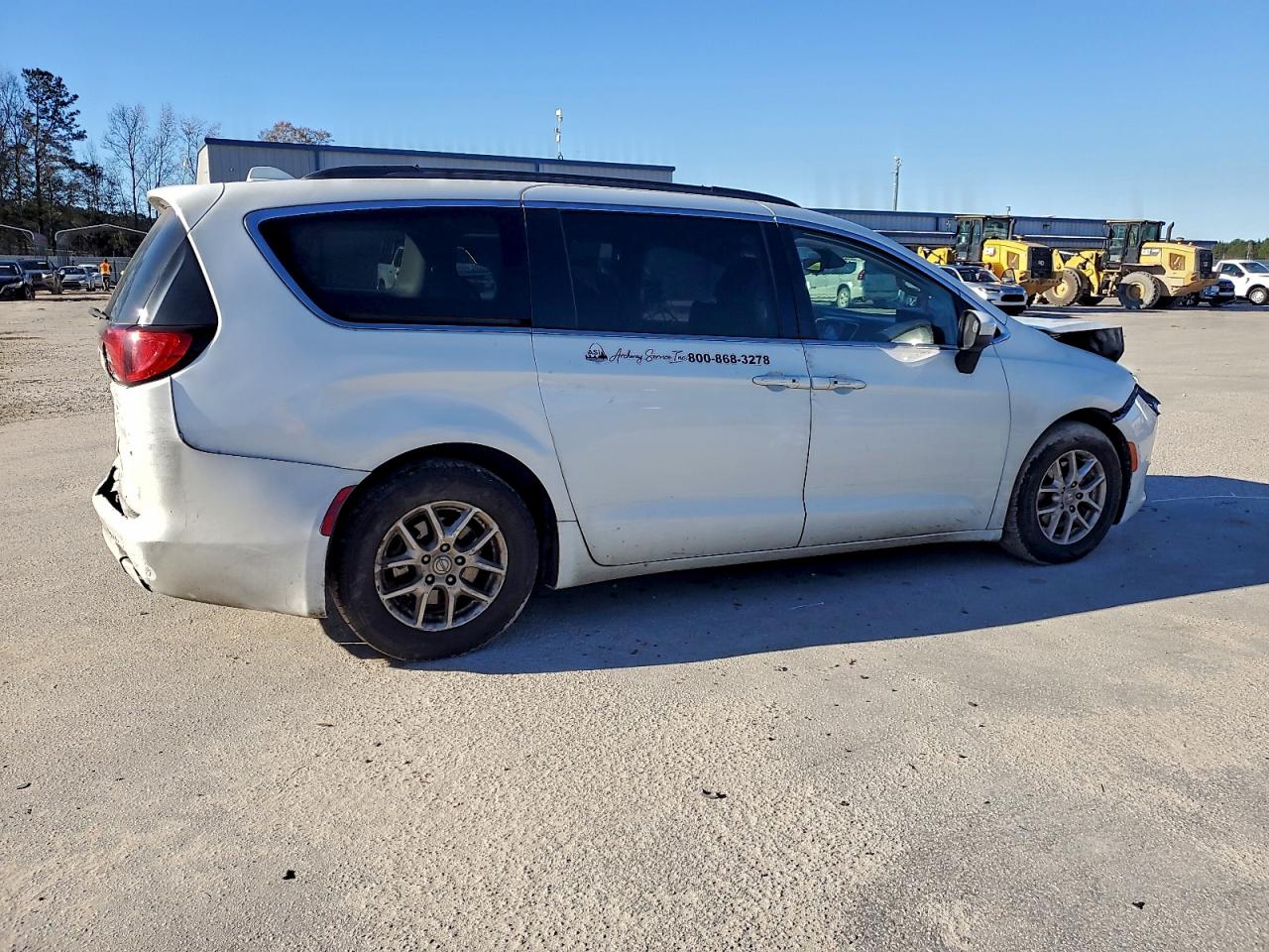 2020 CHRYSLER VOYAGER LXI photo 3