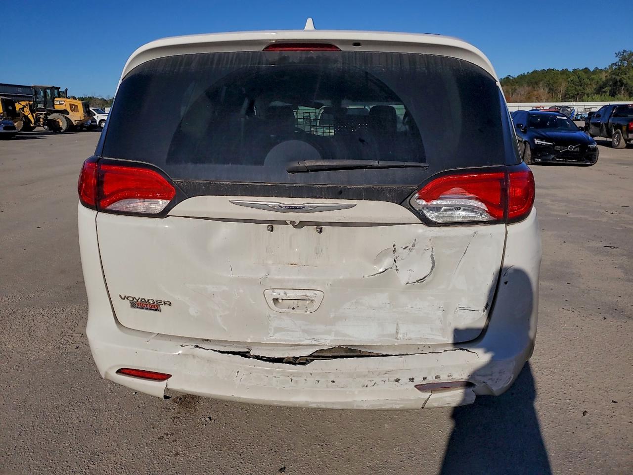 2020 CHRYSLER VOYAGER LXI photo 6