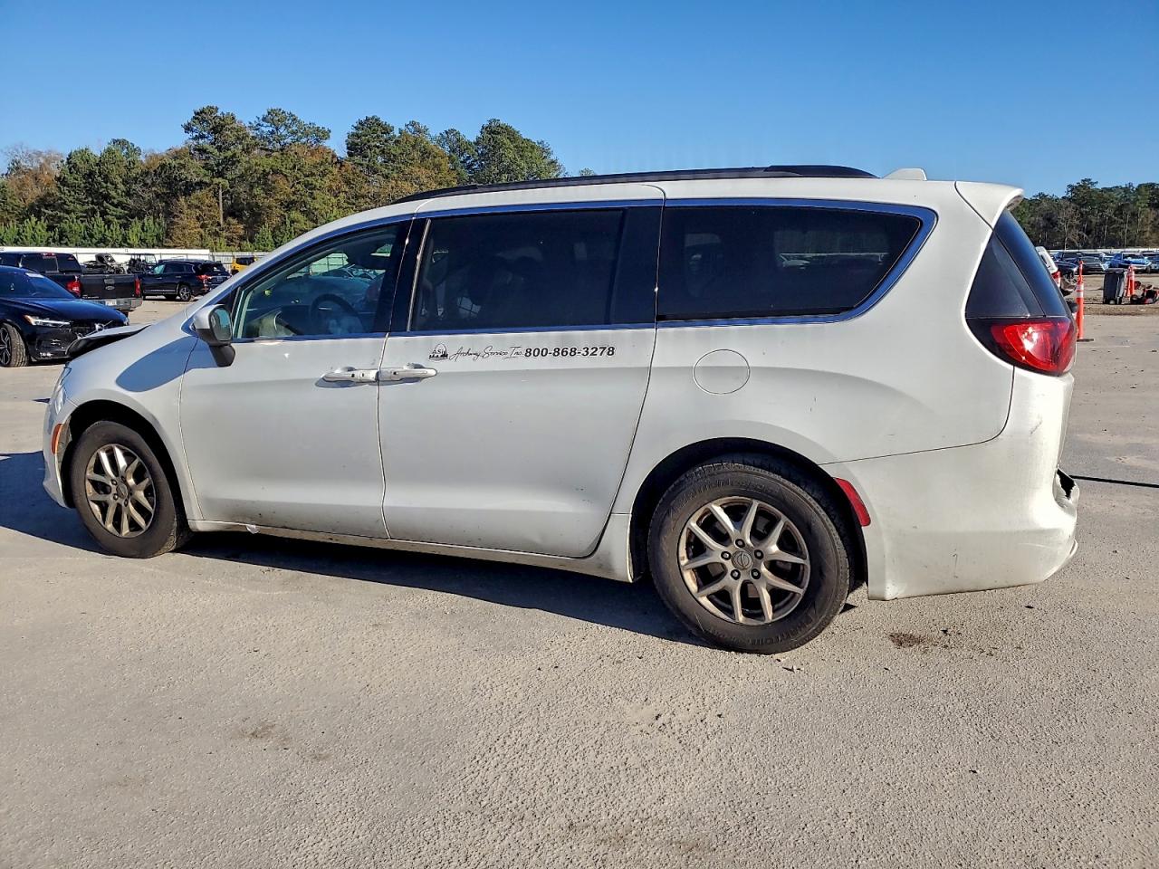2020 CHRYSLER VOYAGER LXI photo 2