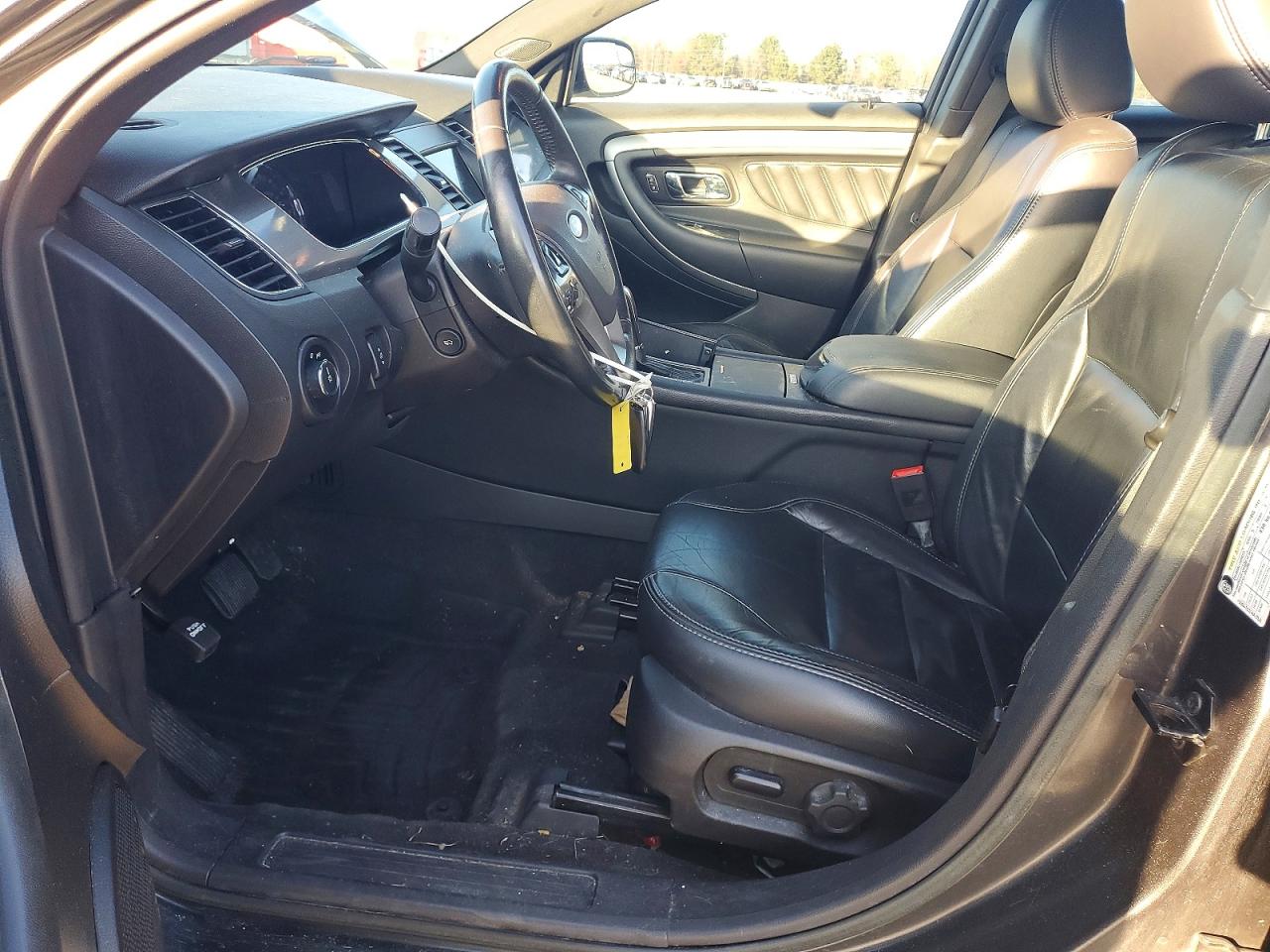 2016 FORD TAURUS SEL photo 13