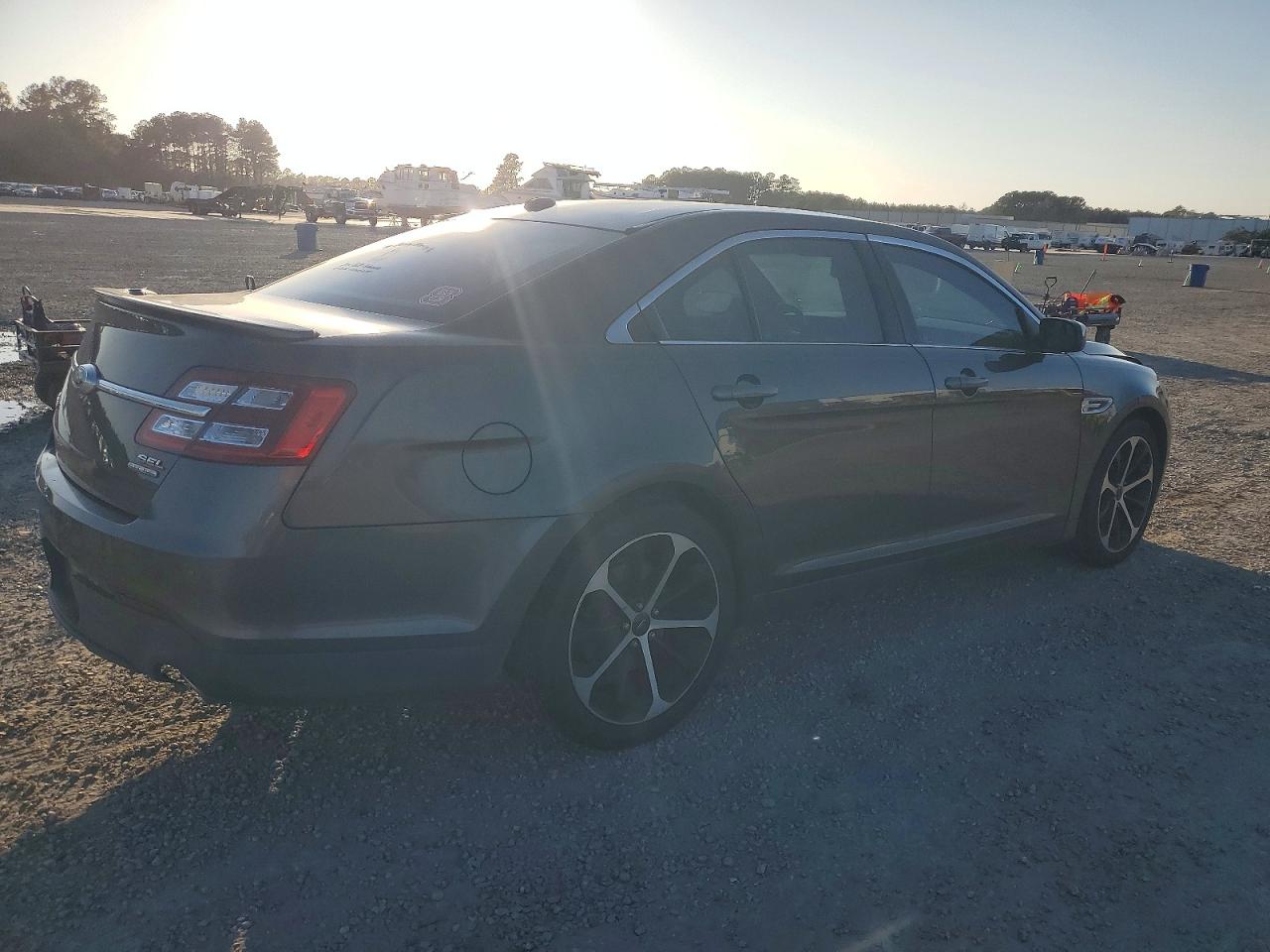 2016 FORD TAURUS SEL photo 5