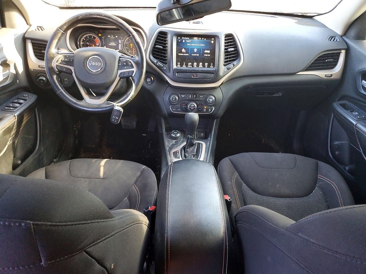 2016 JEEP CHEROKEE LATITUDE photo 8