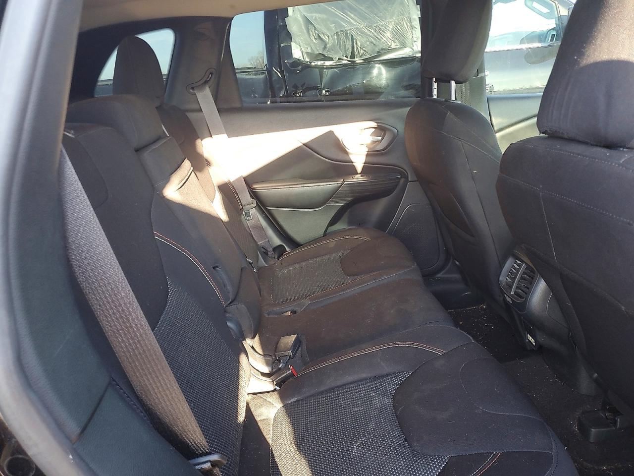 2016 JEEP CHEROKEE LATITUDE photo 10