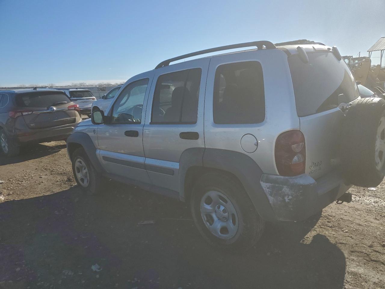 2005 JEEP LIBERTY SPORT photo 2