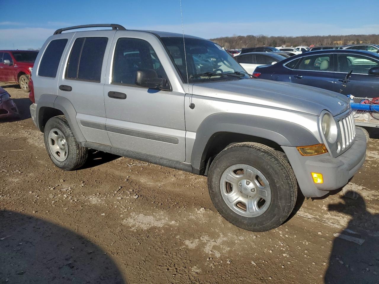 2005 JEEP LIBERTY SPORT photo 4