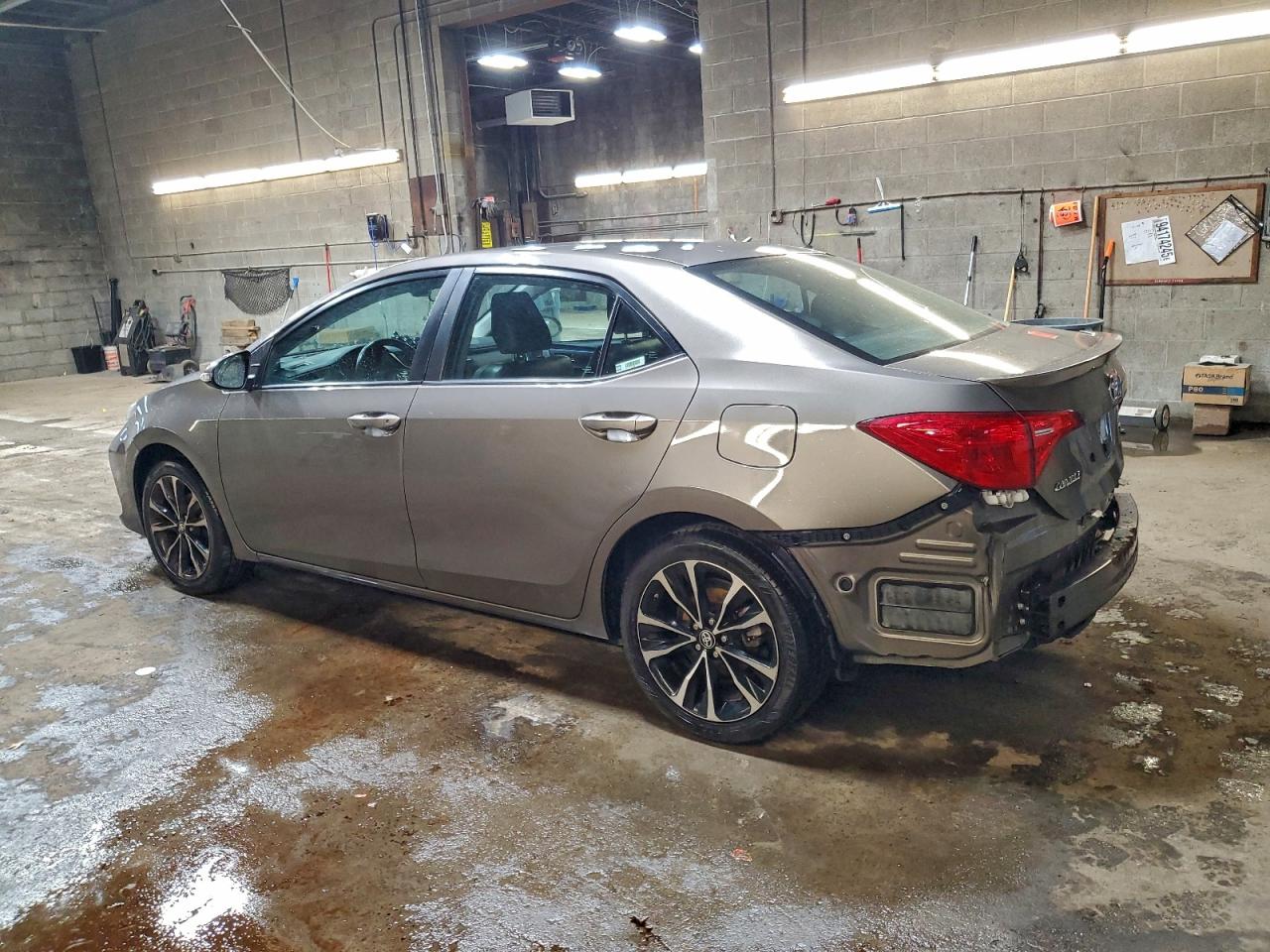 2017 TOYOTA COROLLA L photo 4