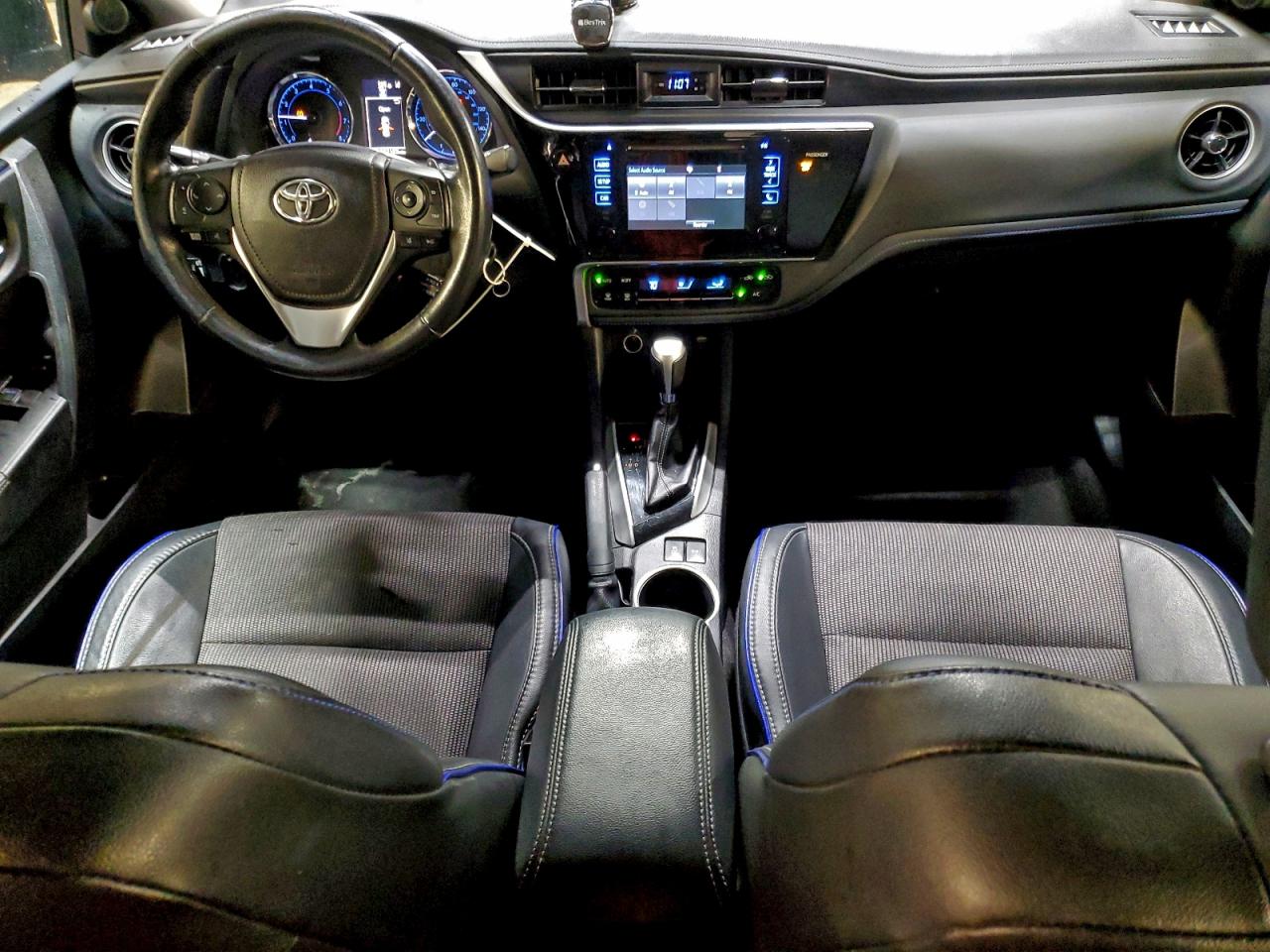 2017 TOYOTA COROLLA L photo 22