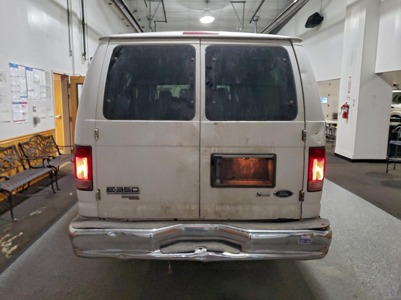 2011 FORD ECONOLINE E350 SUPER DUTY WAGON photo 6