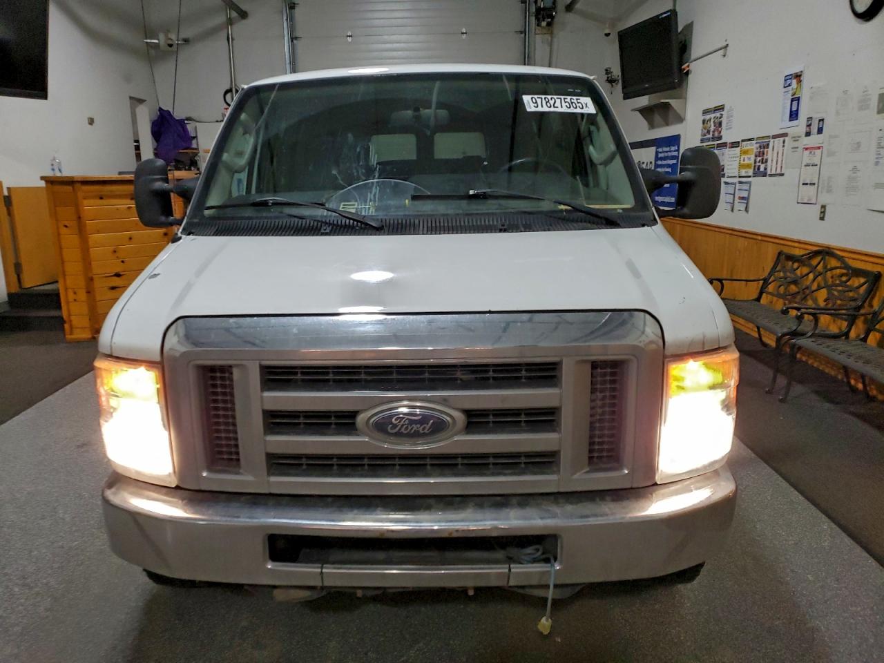 2011 FORD ECONOLINE E350 SUPER DUTY WAGON photo 5