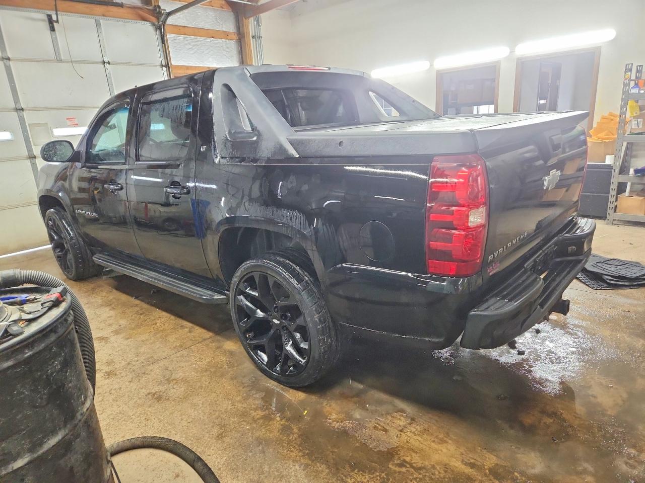 2007 CHEVROLET AVALANCHE C1500 photo 2