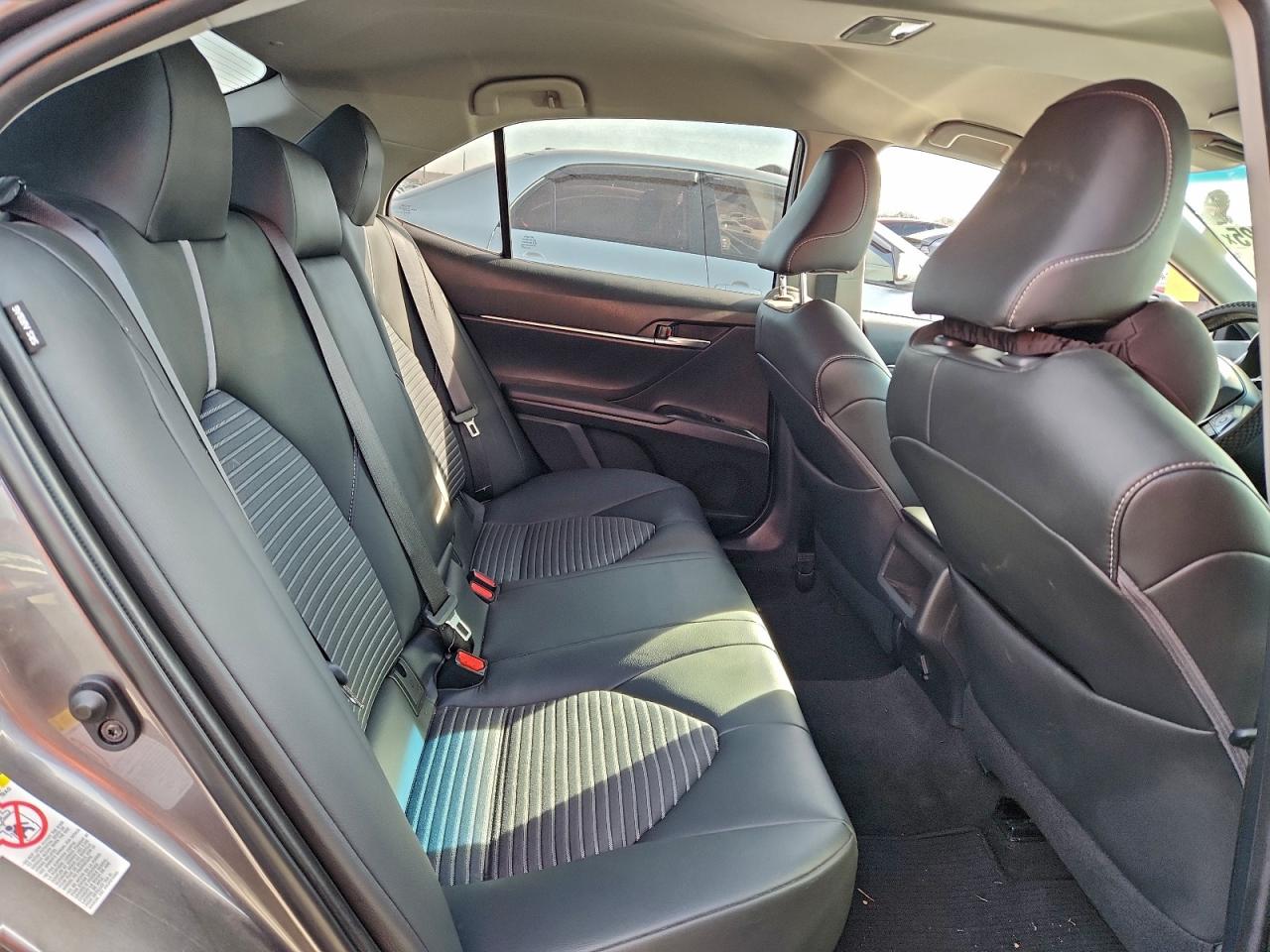 2018 TOYOTA CAMRY L photo 10