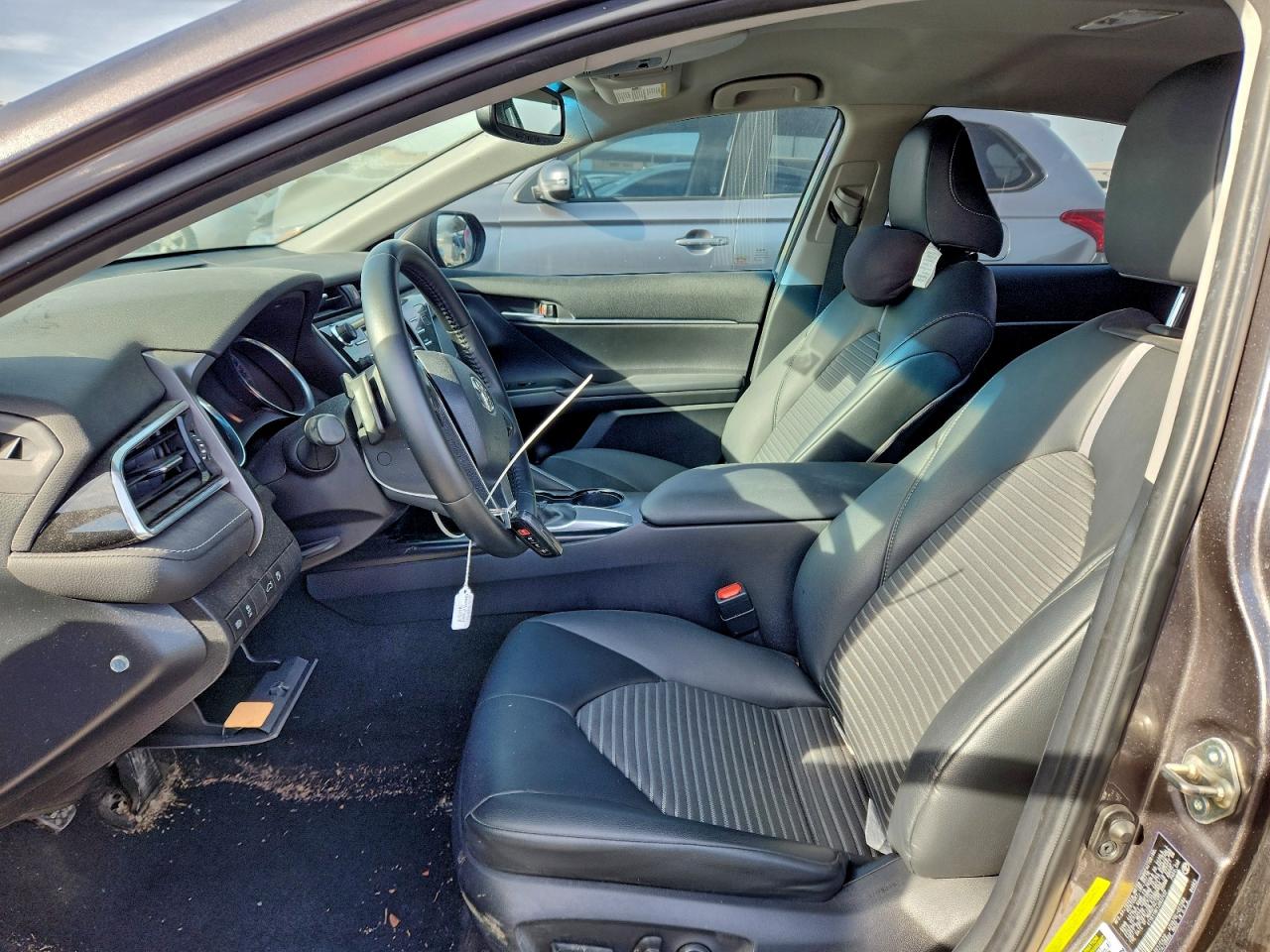 2018 TOYOTA CAMRY L photo 7