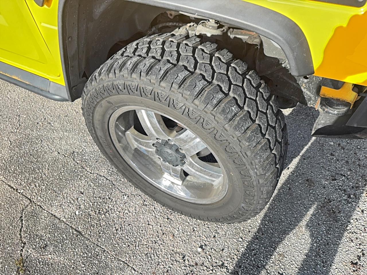 2003 HUMMER H2 photo 12