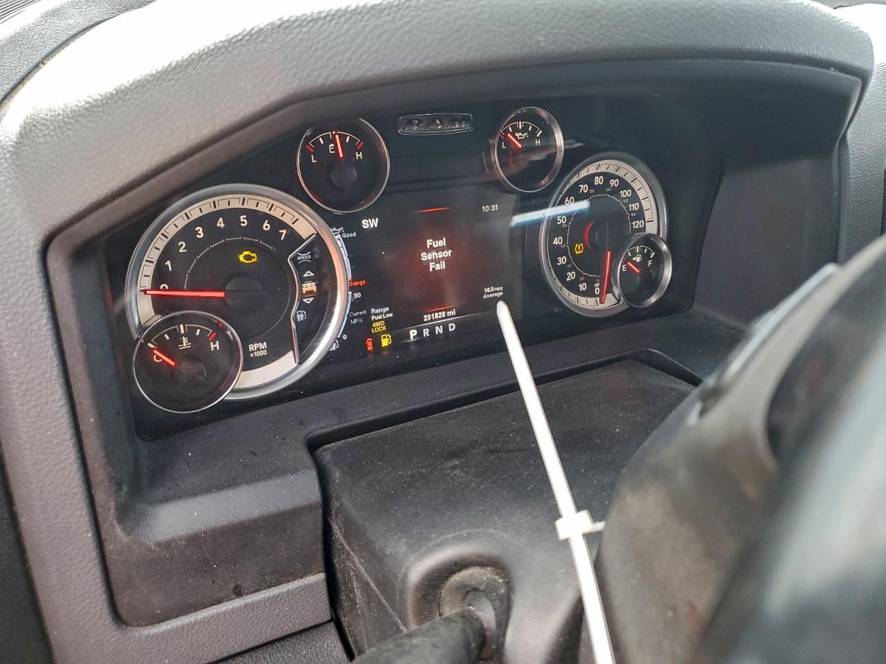 2014 RAM 1500 SLT photo 9