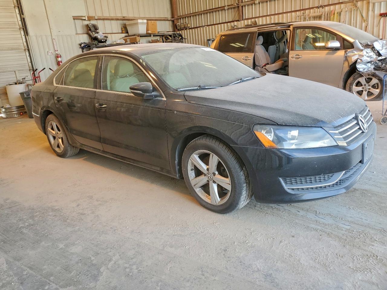 2012 VOLKSWAGEN PASSAT SE photo 4
