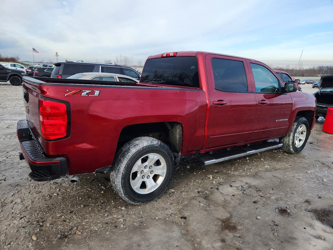 2018 CHEVROLET SILVERADO K1500 LT photo 3