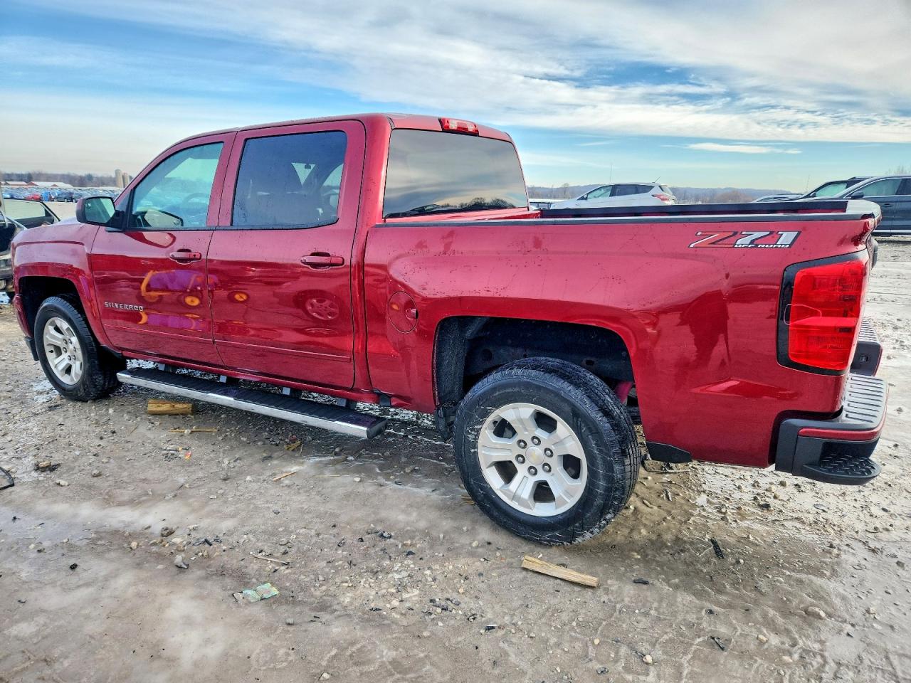 2018 CHEVROLET SILVERADO K1500 LT photo 2