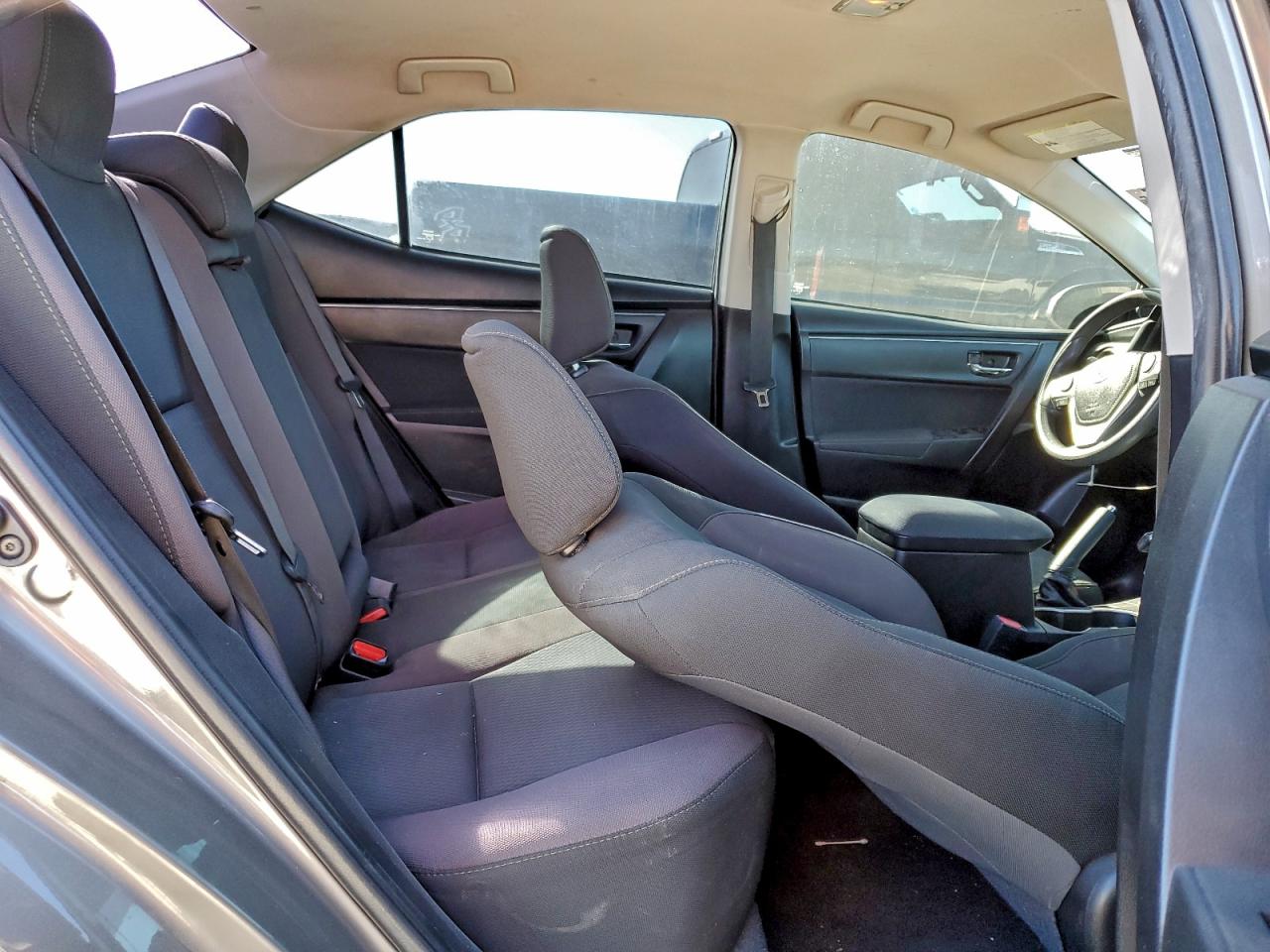 2018 TOYOTA COROLLA L photo 10