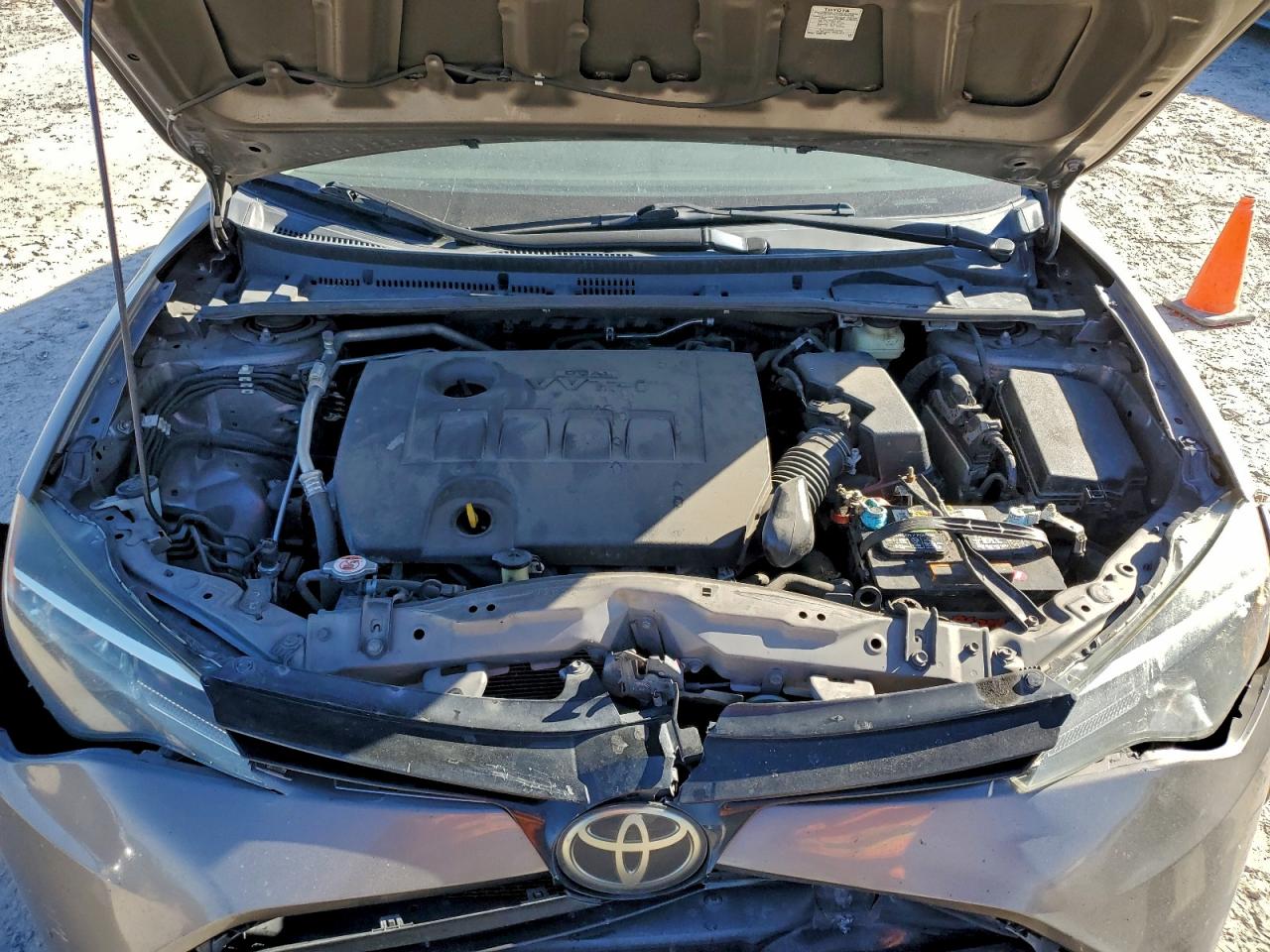 2018 TOYOTA COROLLA L photo 11