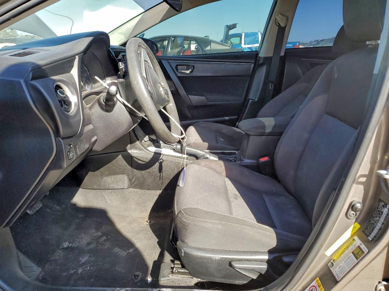 2018 TOYOTA COROLLA L photo 7