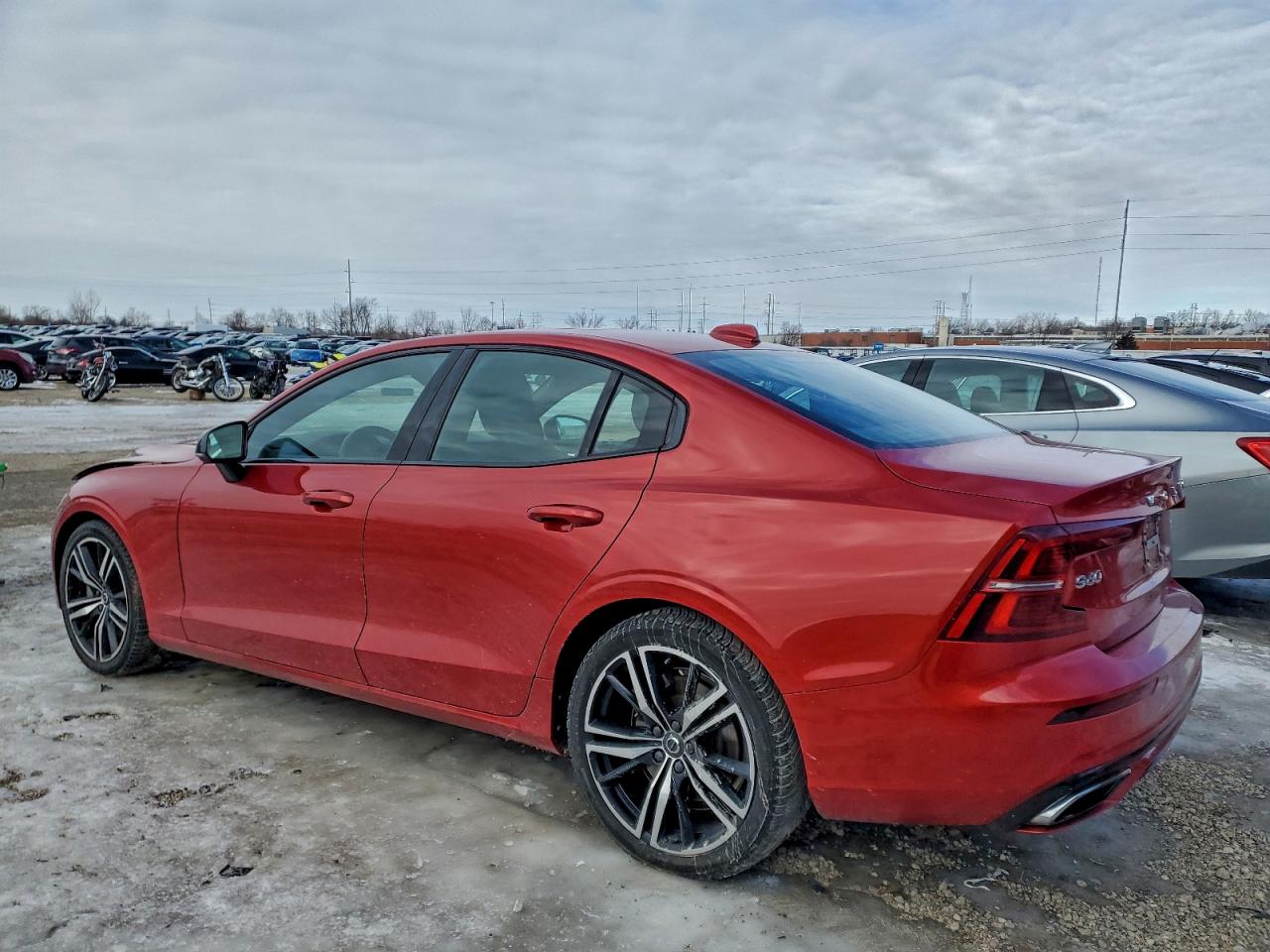 2019 VOLVO S60 T6 R-DESIGN photo 2