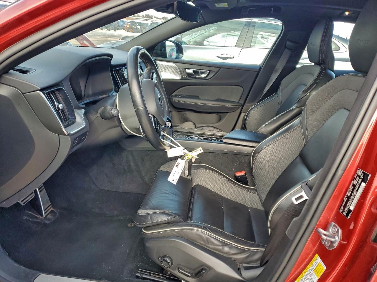 2019 VOLVO S60 T6 R-DESIGN photo 7