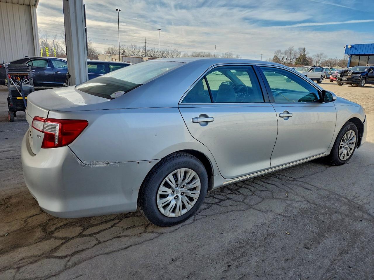 2013 TOYOTA CAMRY L photo 3