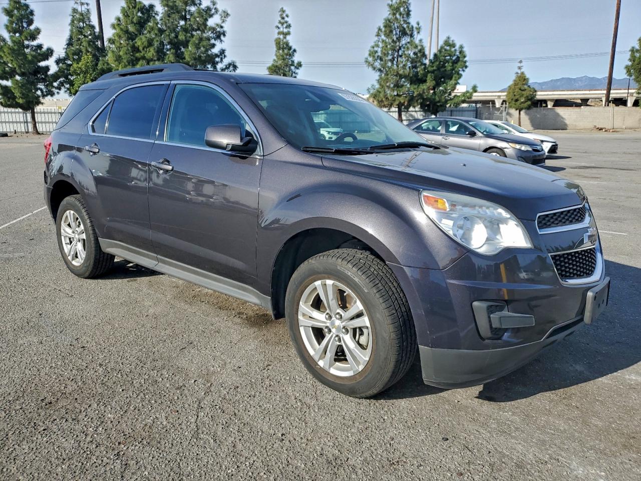2015 CHEVROLET EQUINOX LT photo 4