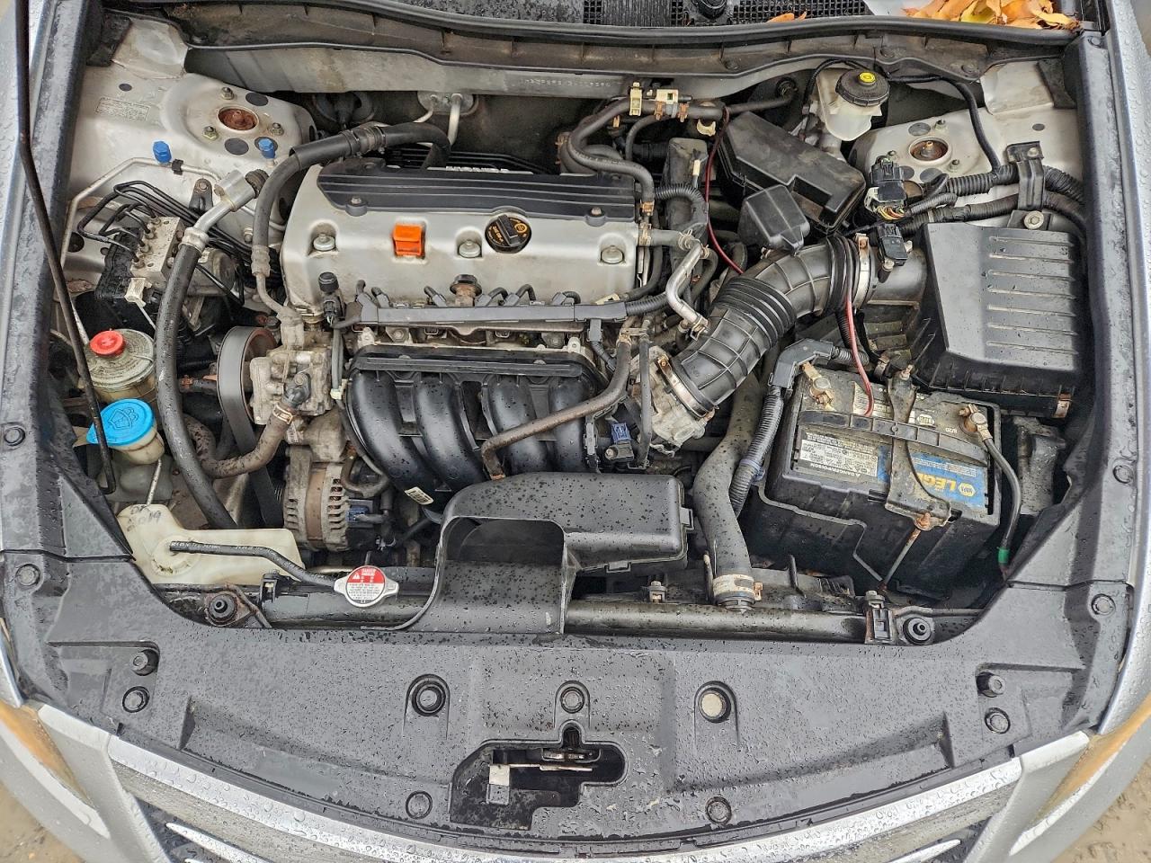 2011 HONDA ACCORD LX photo 21