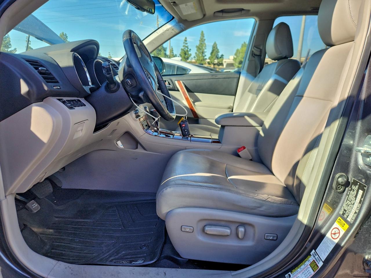 2013 TOYOTA HIGHLANDER LIMITED photo 19