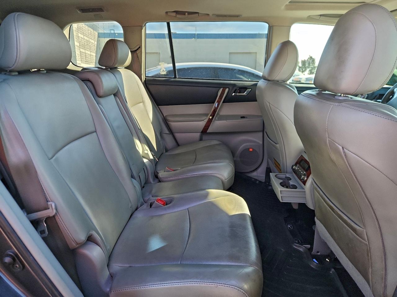 2013 TOYOTA HIGHLANDER LIMITED photo 28