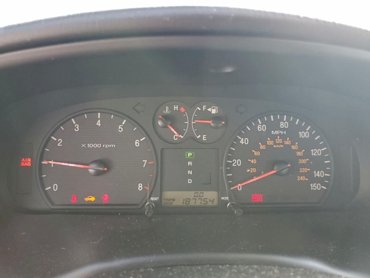 2004 HYUNDAI SONATA GLS photo 9
