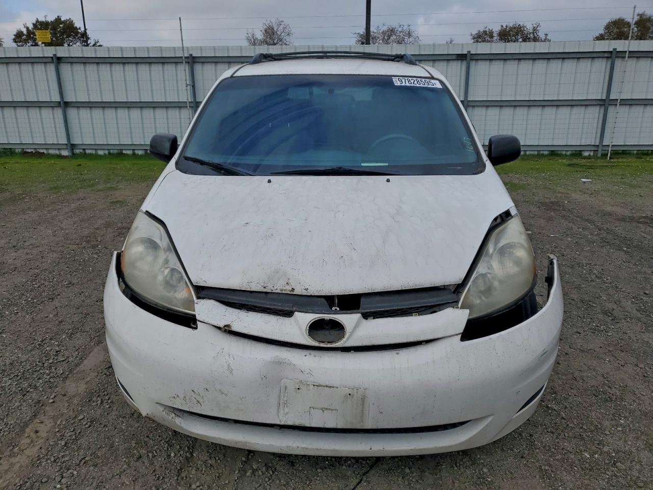 2008 TOYOTA SIENNA LE 8-PASSENGER photo 5