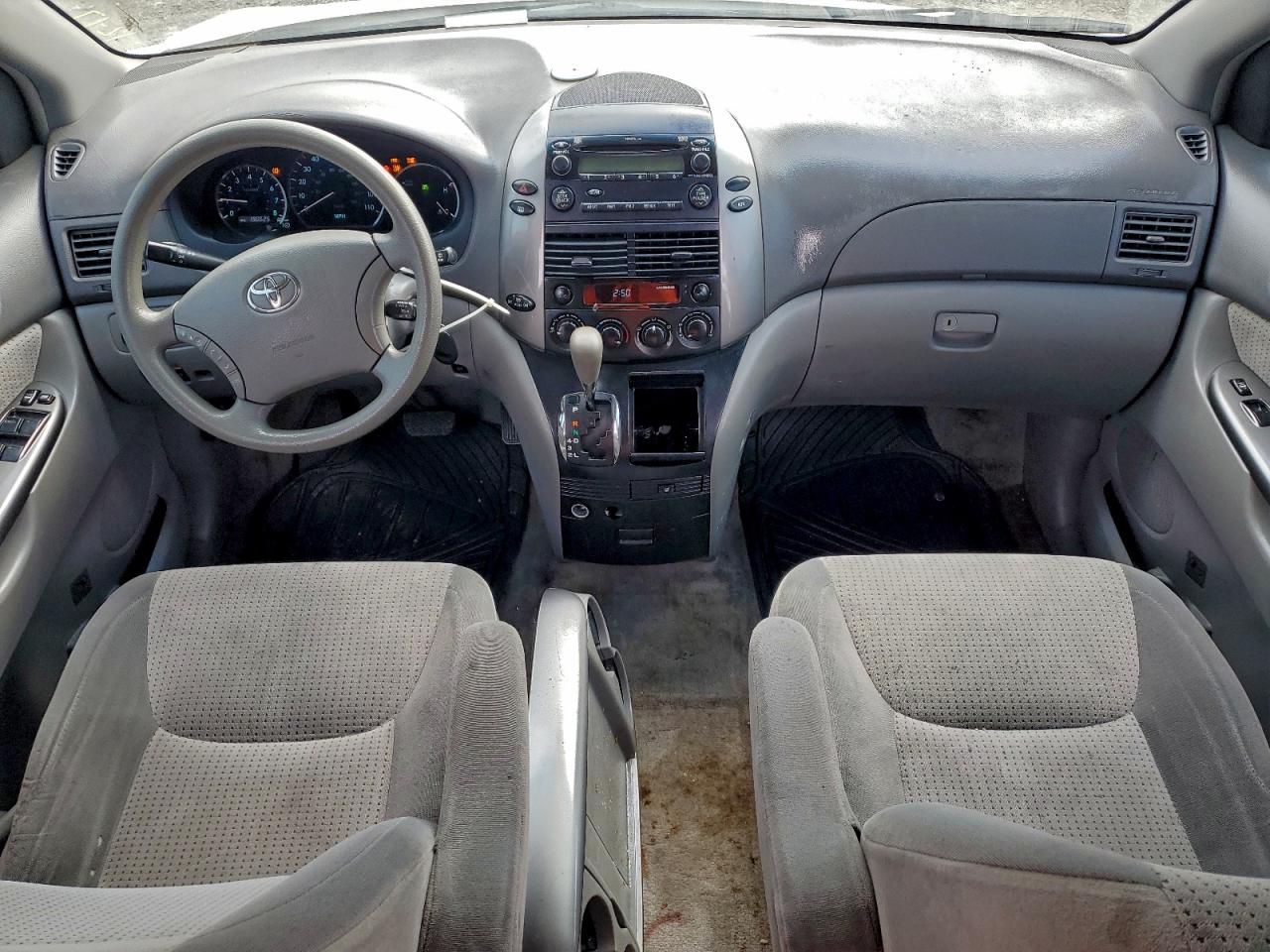 2008 TOYOTA SIENNA LE 8-PASSENGER photo 8