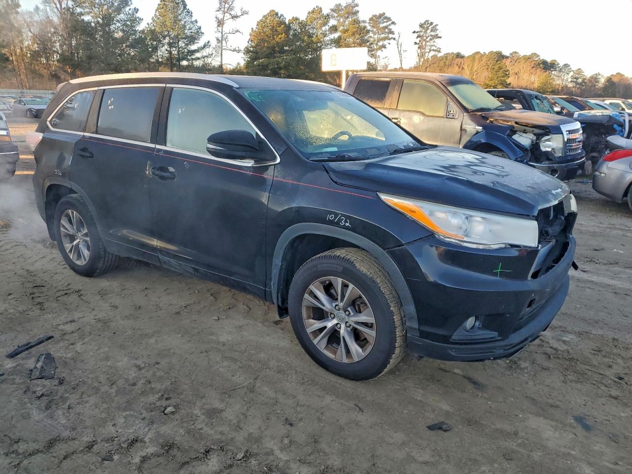 2014 TOYOTA HIGHLANDER XLE photo 4