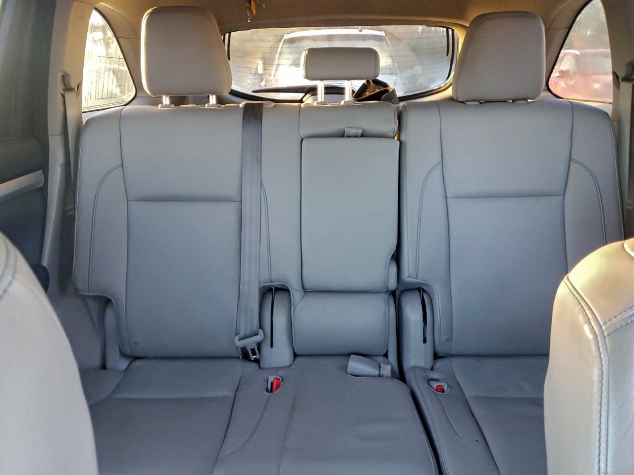 2014 TOYOTA HIGHLANDER XLE photo 10