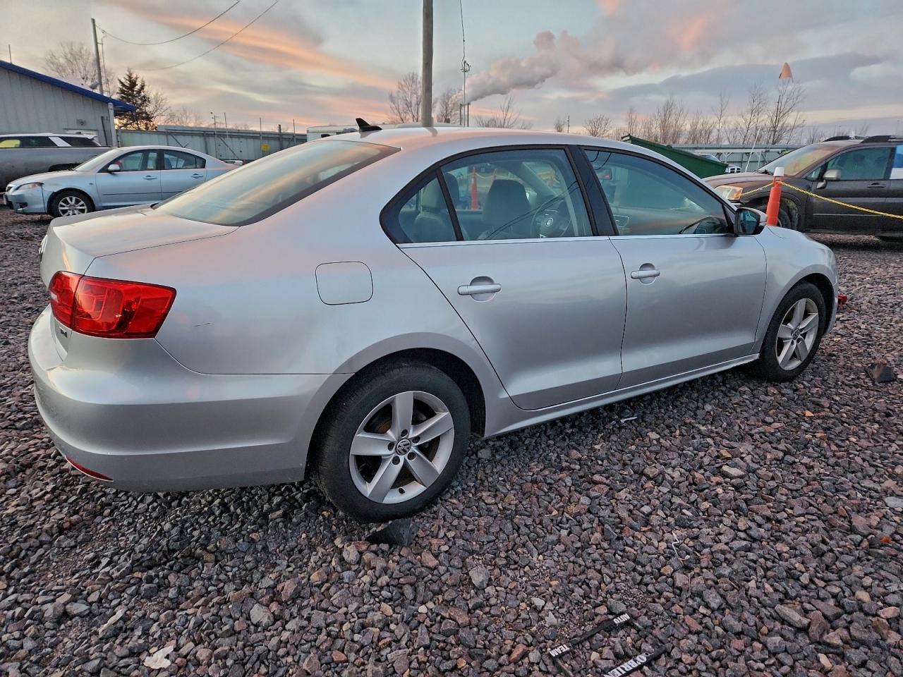 2013 VOLKSWAGEN JETTA TDI photo 3