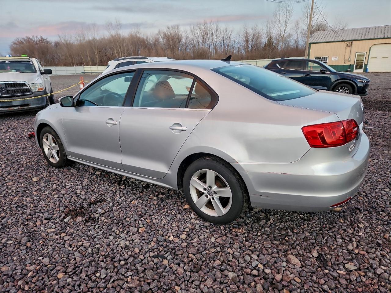 2013 VOLKSWAGEN JETTA TDI photo 2