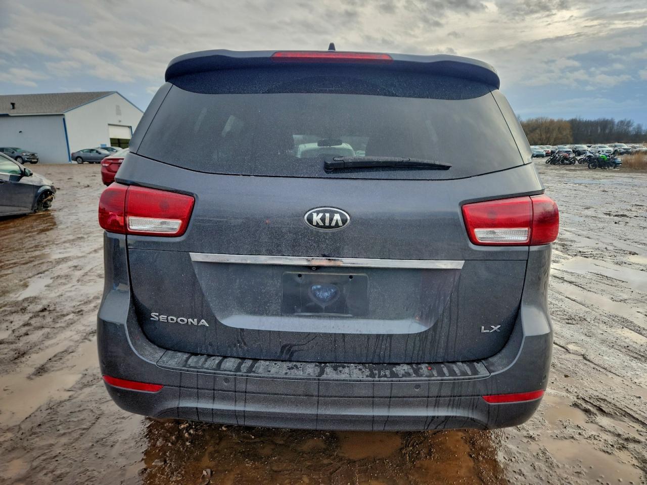 2017 KIA SEDONA LX photo 6