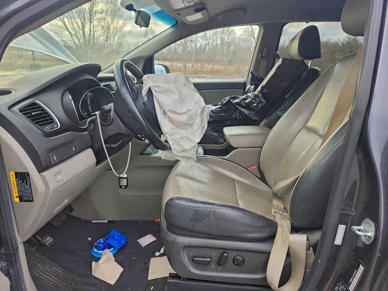 2017 KIA SEDONA LX photo 7