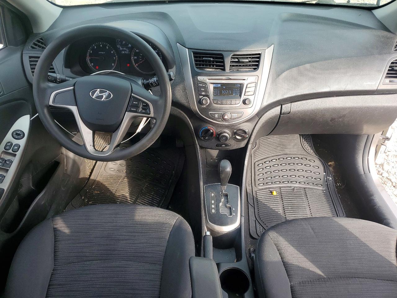 2017 HYUNDAI ACCENT SE photo 8