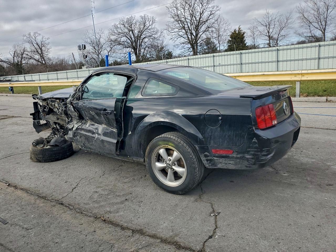 2007 FORD MUSTANG photo 3