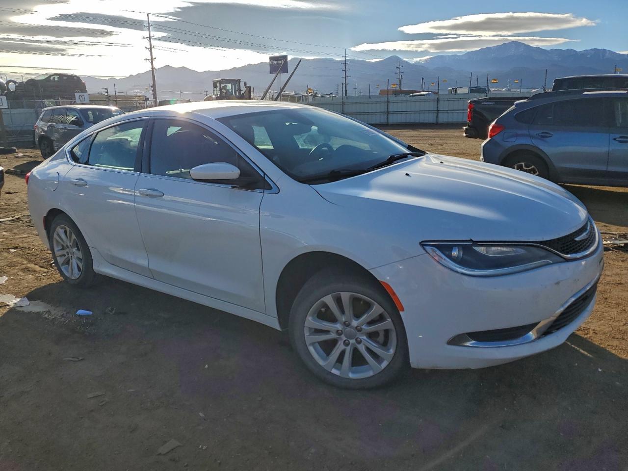 2016 CHRYSLER 200 LIMITED photo 4