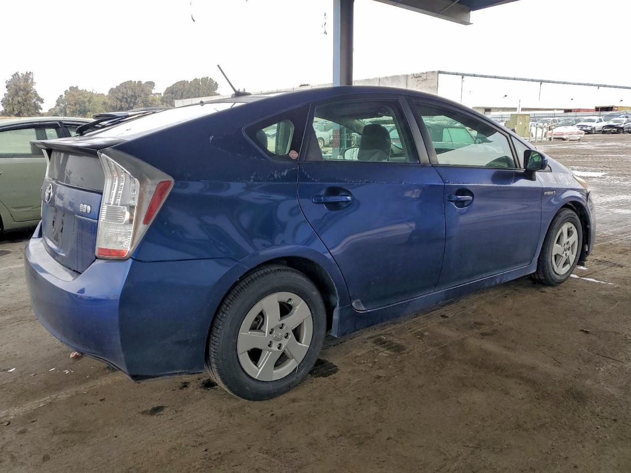 2011 TOYOTA PRIUS photo 3