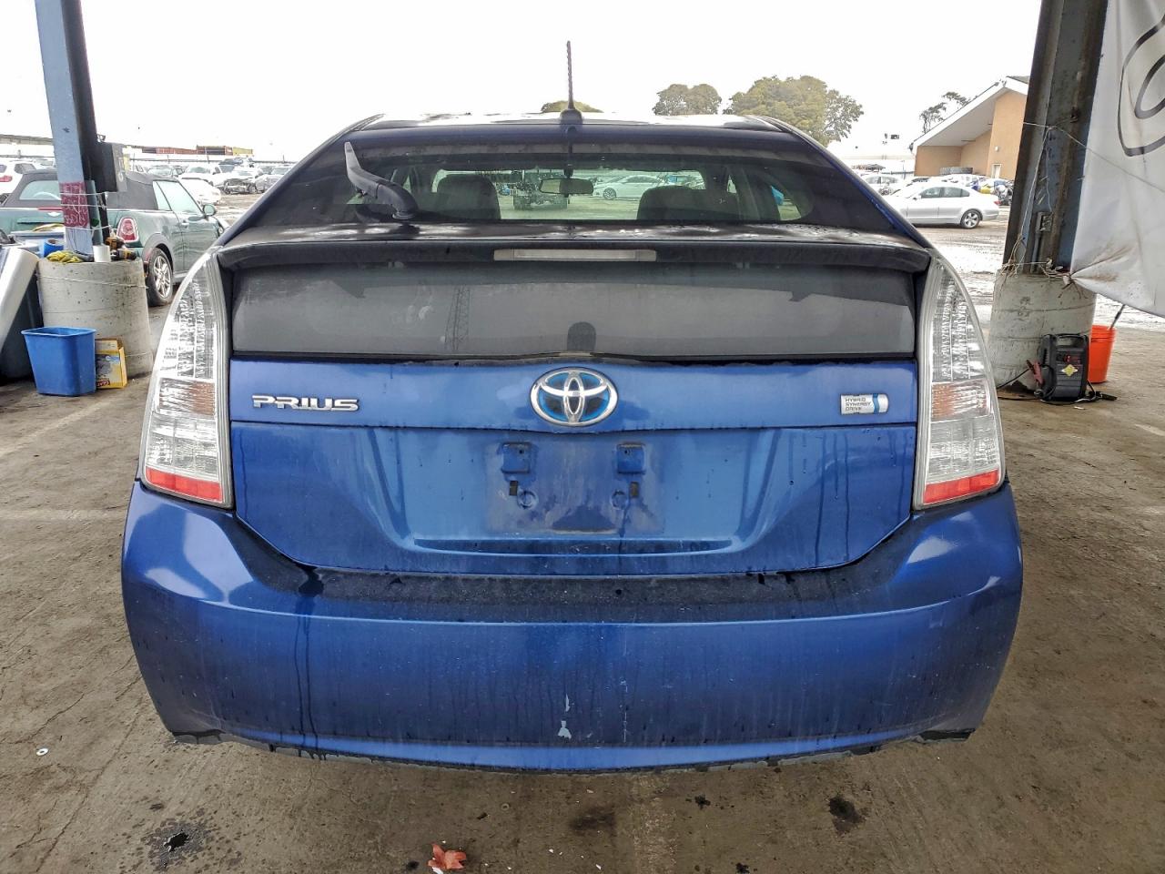 2011 TOYOTA PRIUS photo 6